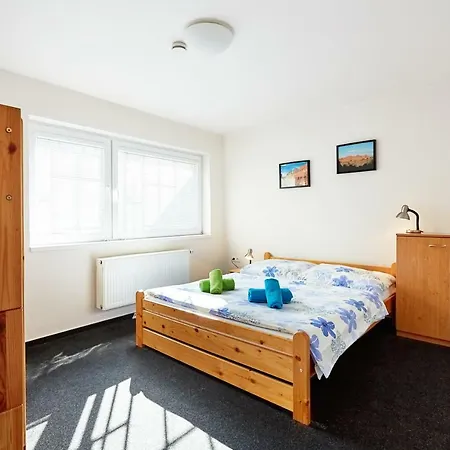 Poule Hotel apartamentowy Bohutín (středočeský)