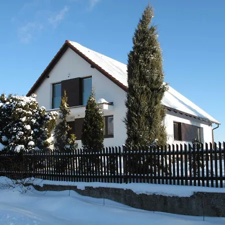 Poule מלון דירות